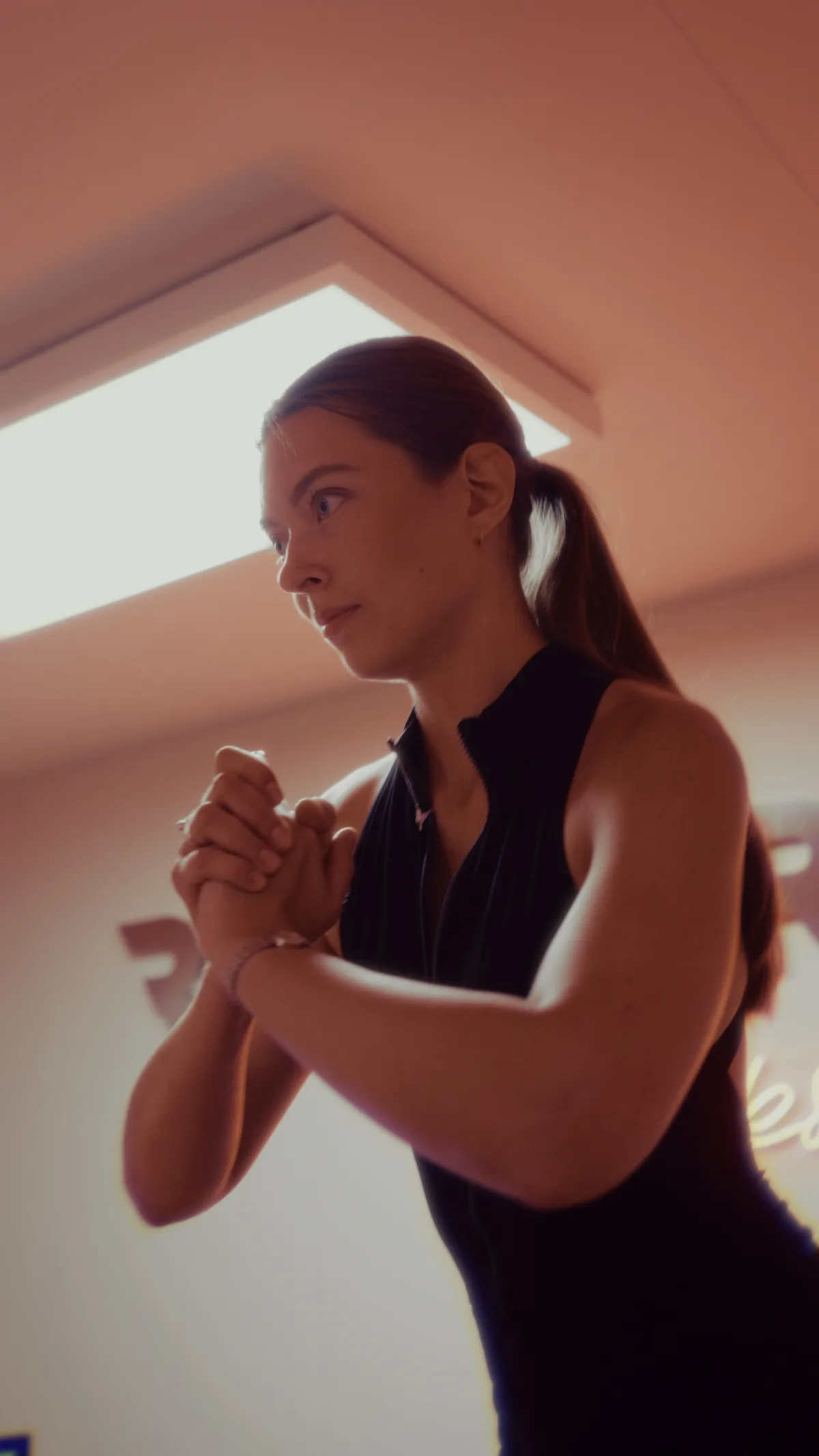 Concentration pendant la séance de Pilates Reformer
