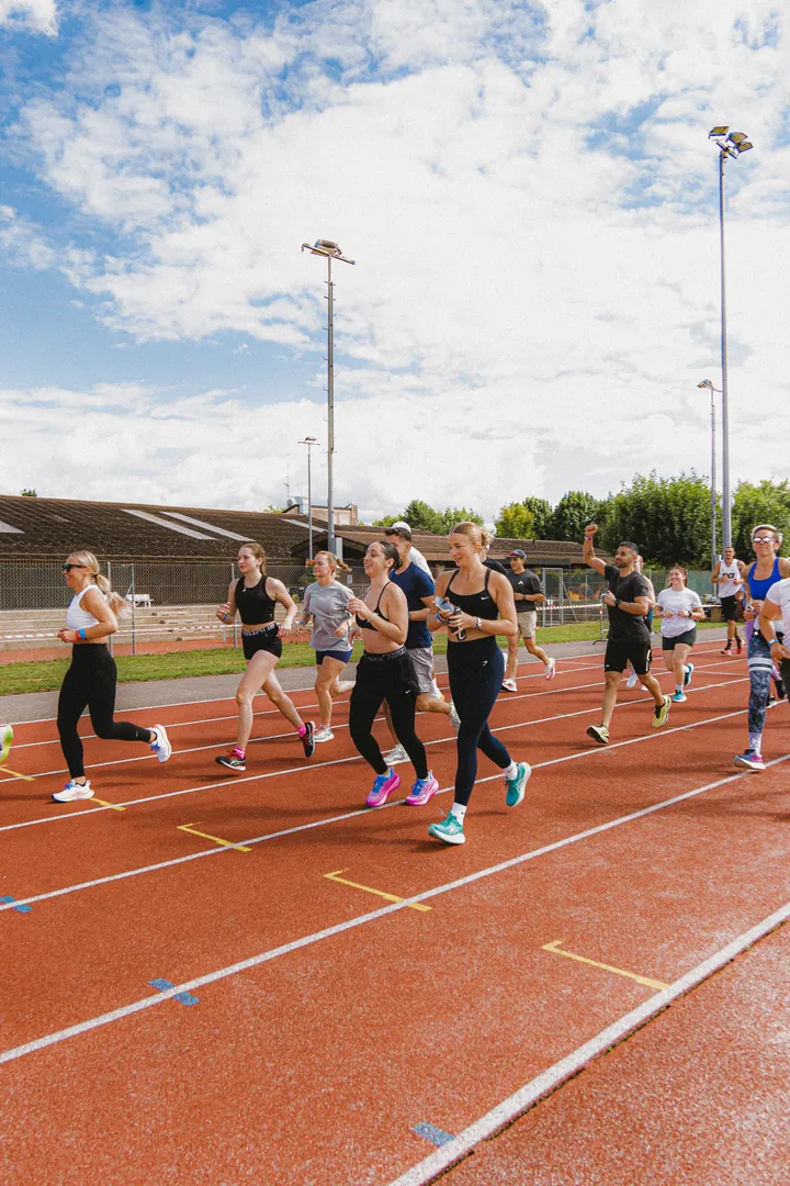 Coureurs sur la piste du Run & Dance Festival